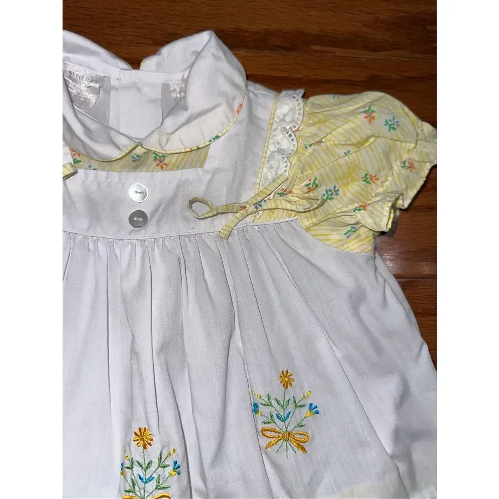 Vintage Baby Girls Prairie Cottage Embroidered Floral Ruffle Dress Size 9M